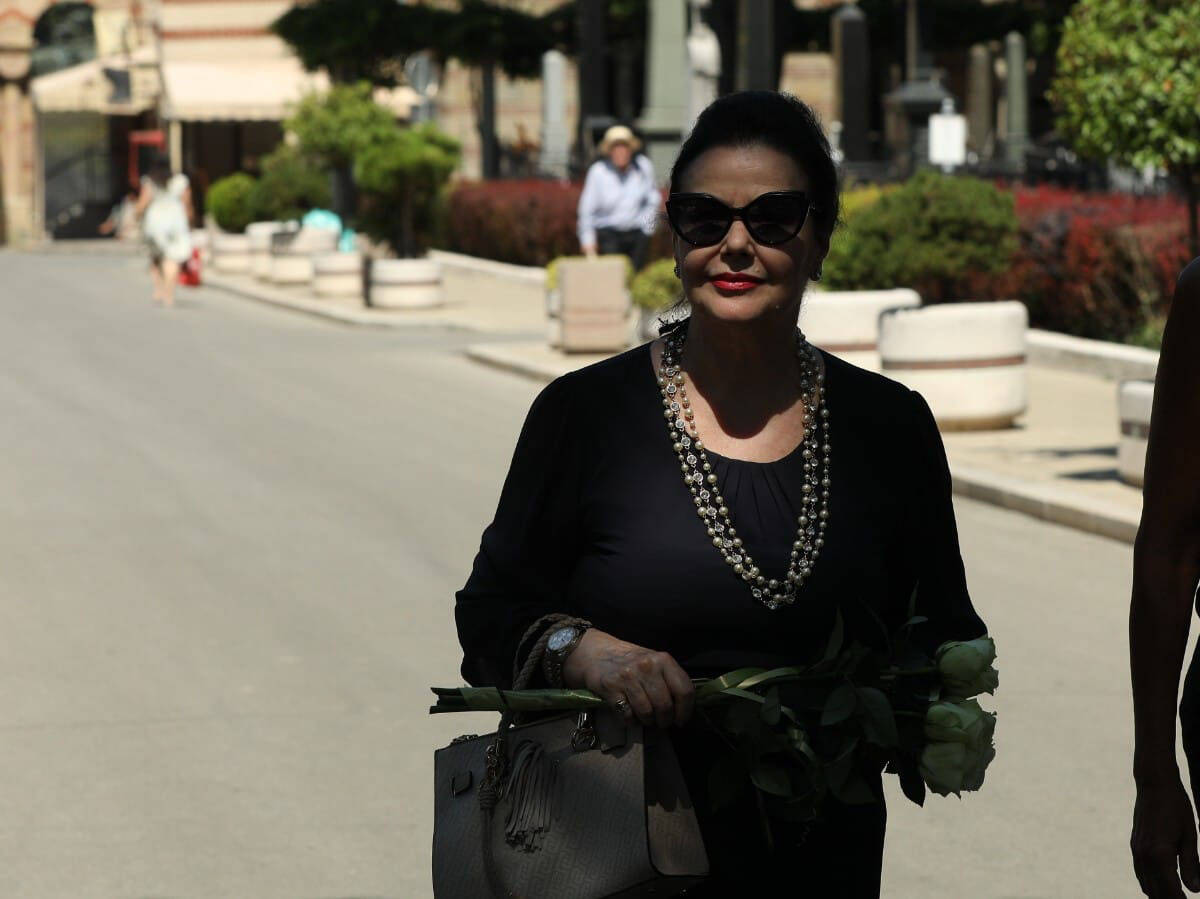 Snežana Savić na sahrani Olivere Katarine (5).jpg