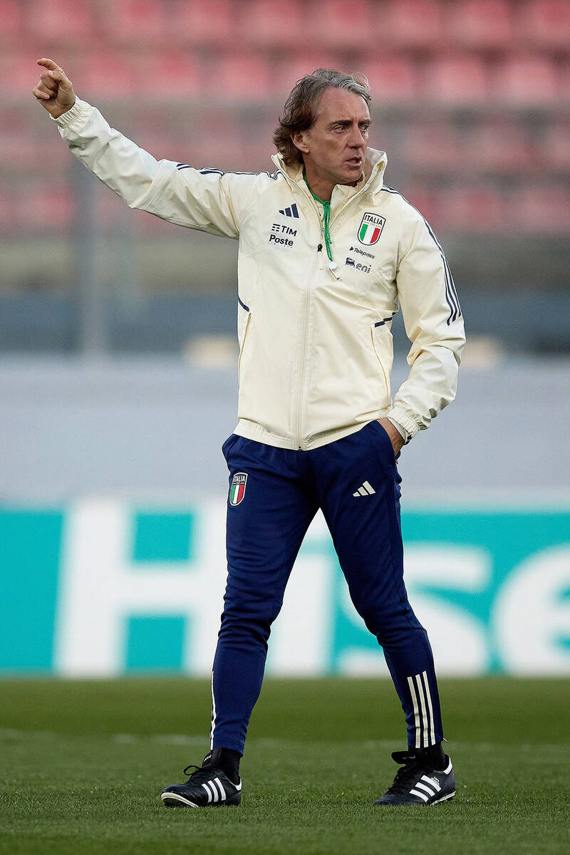 Roberto Mancini (1).jpg