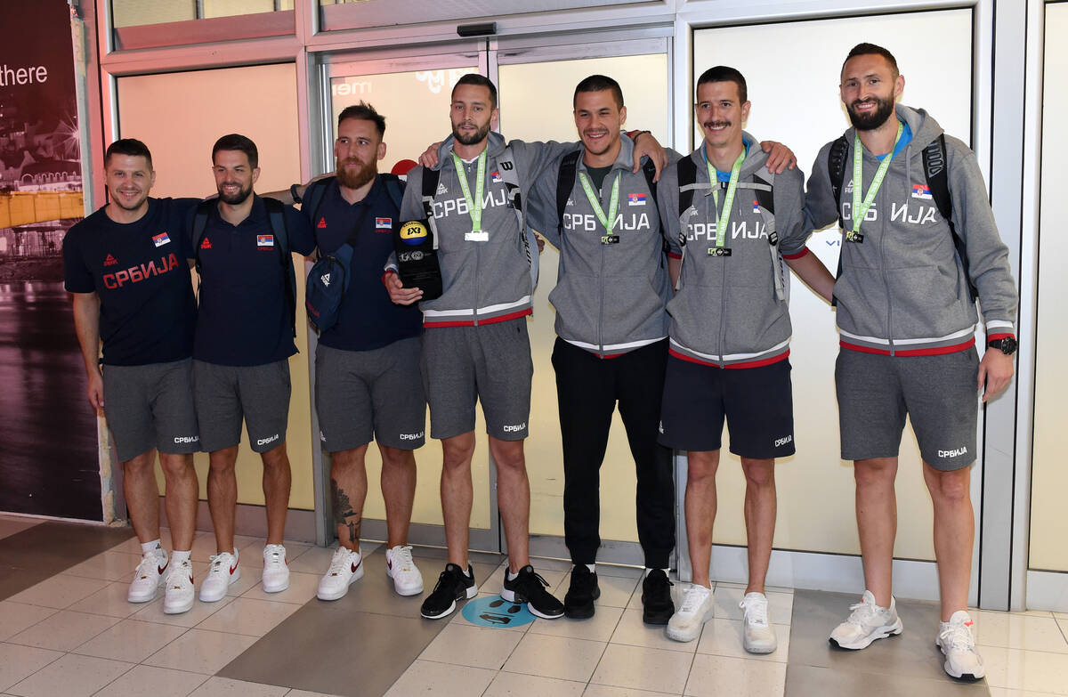 Dejan Majstorović na dočeku na aerodromu