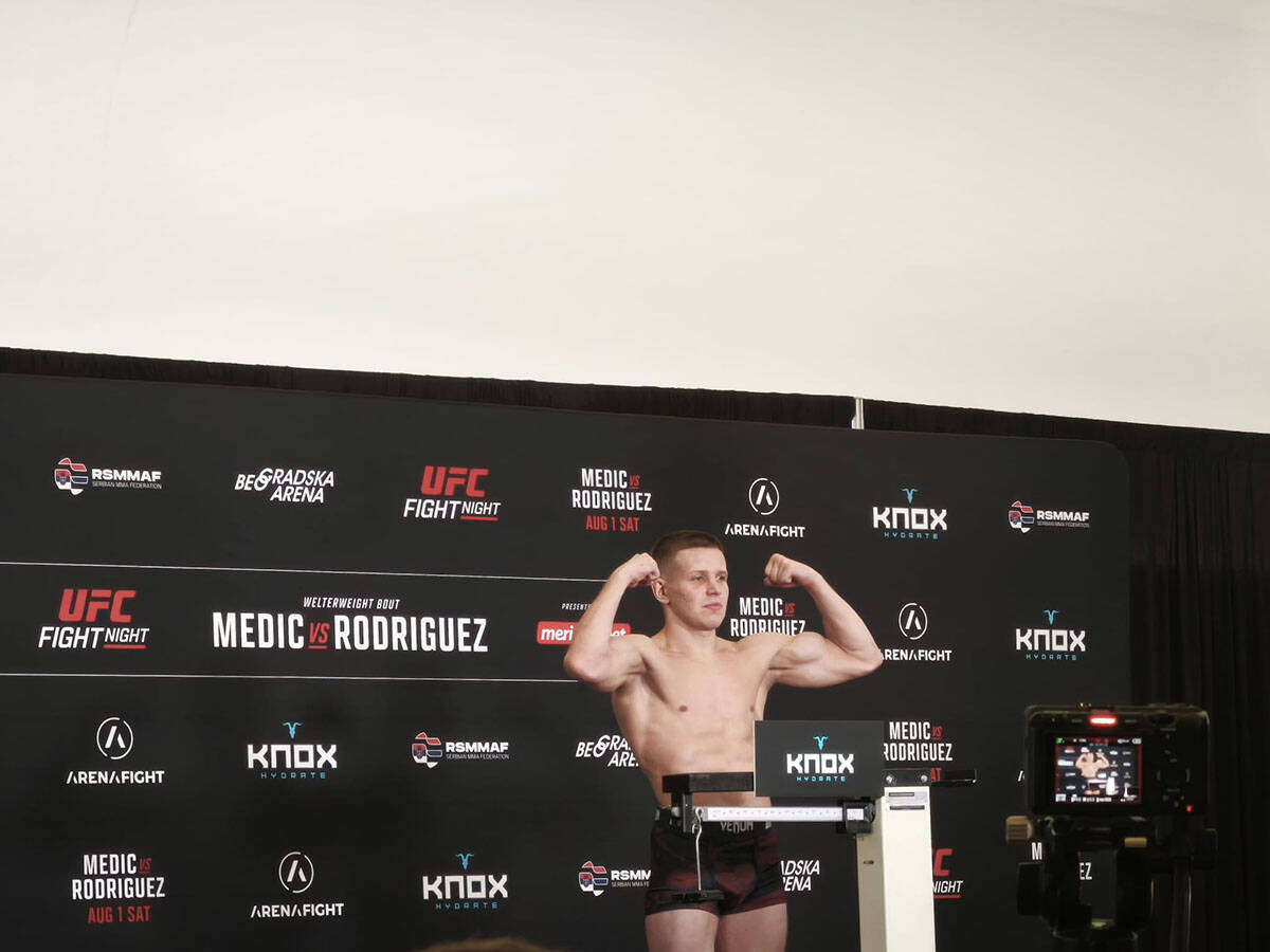 Borac Mark Vologdin na merenju pred UFC Beograd.