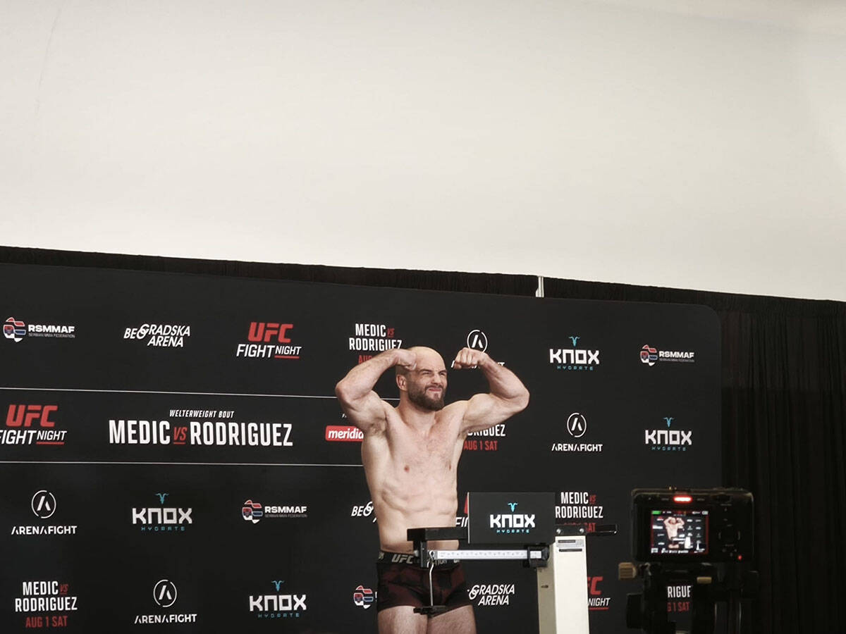 Mateuš Rebecki na merenju pred UFC Beograd.
