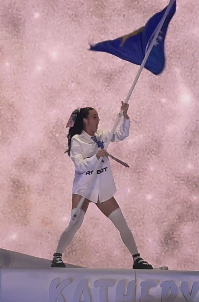 Kejti Peri zastava Kosova (8).jpg