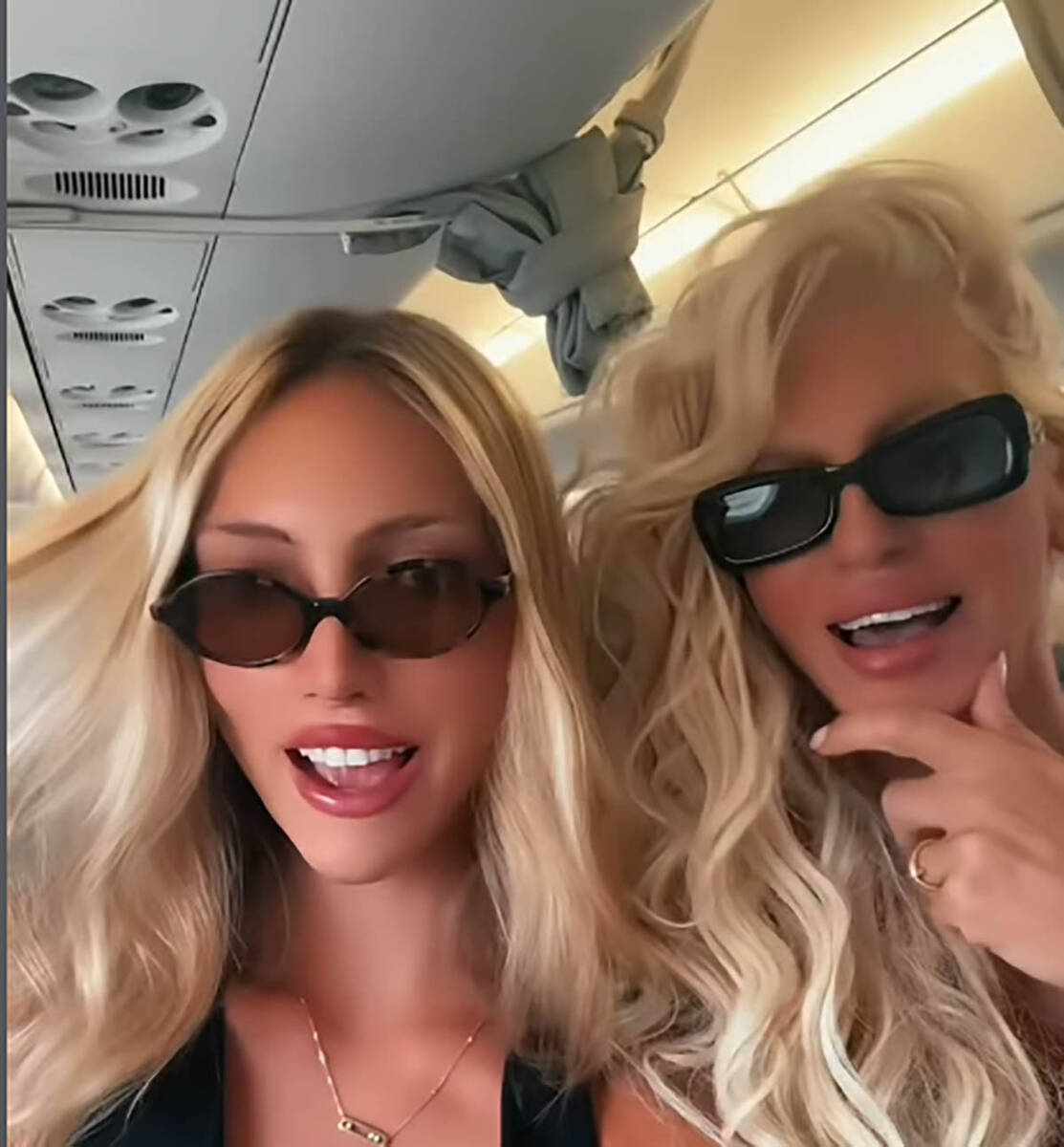 Jelena Karleuša Atina (1).jpg