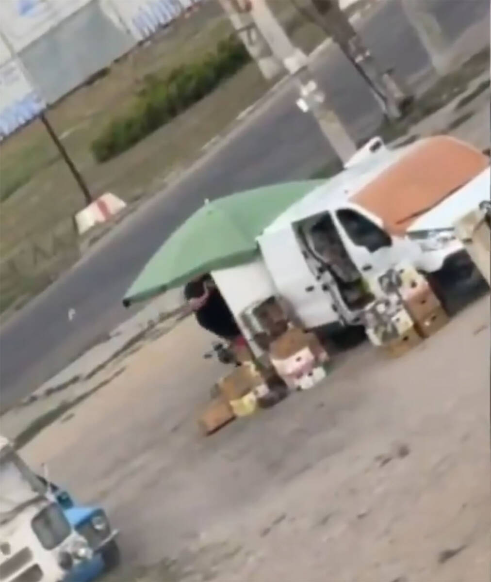 Ruski dron juri civila u Hersonu (2).jpg