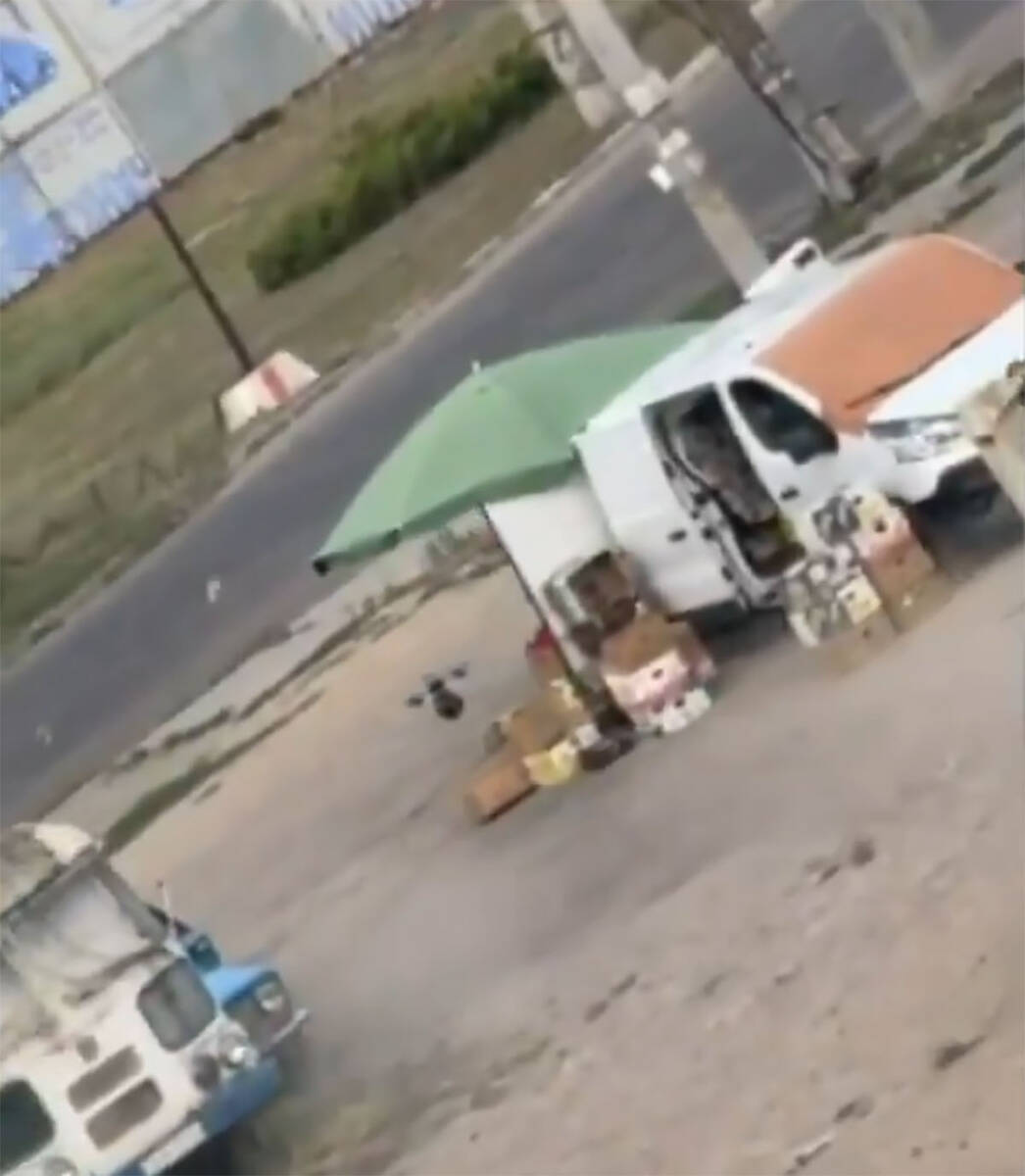 Ruski dron juri civila u Hersonu (3).jpg