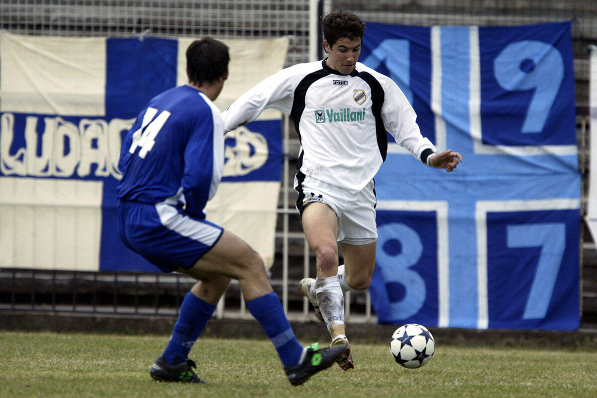 Aleksandar Kolarov u Čukaričkom (11).jpg
