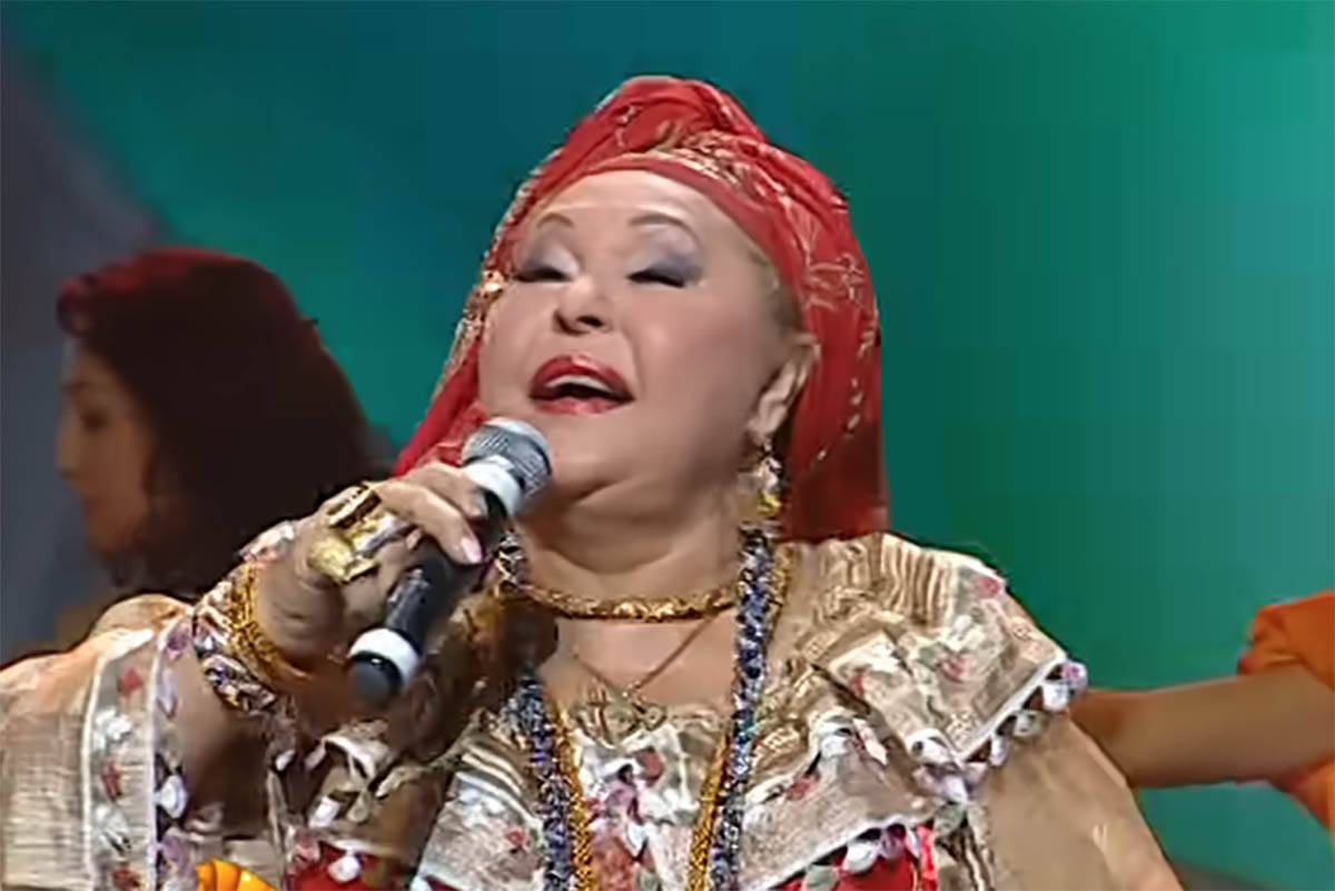 Esma Redžepova (1).jpg