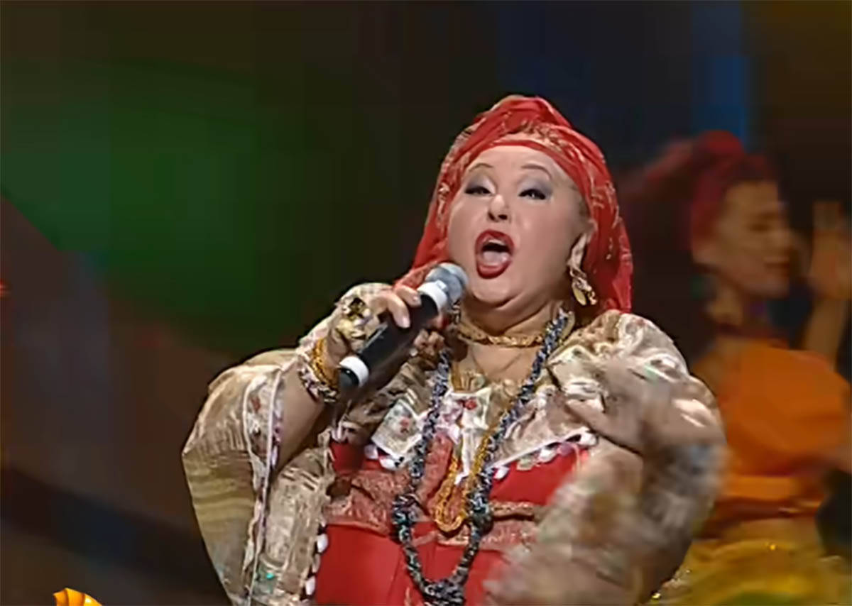 Esma Redžepova (3).jpg