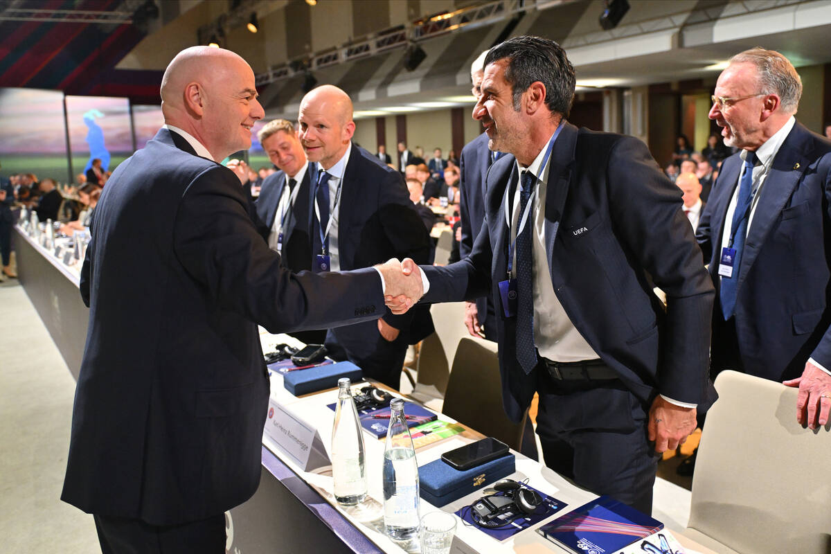Luis Figo i Đani Infantino na kongresu UEFA u Sava Centru