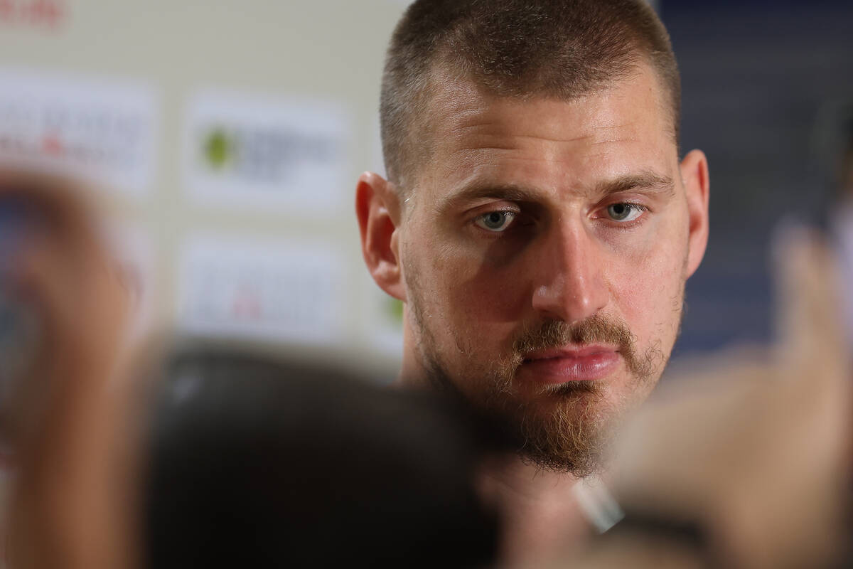 Nikola Jokić daje izjavu kao kapiten reprezentacije Srbije