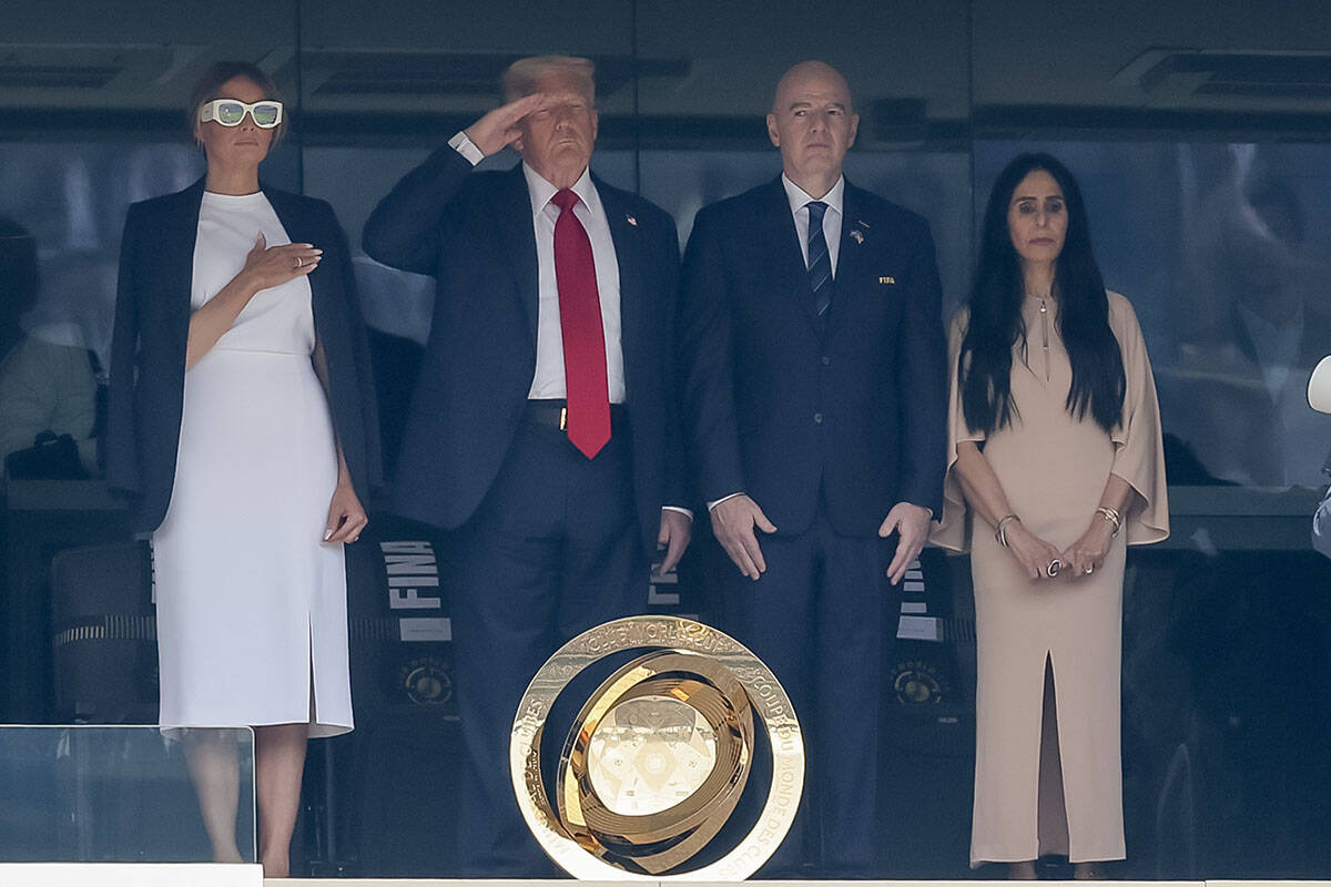 Đani Infantino sa ženom (4).jpg