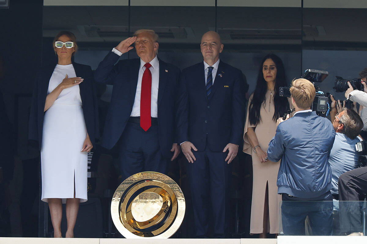 Đani Infantino sa ženom (5).jpg