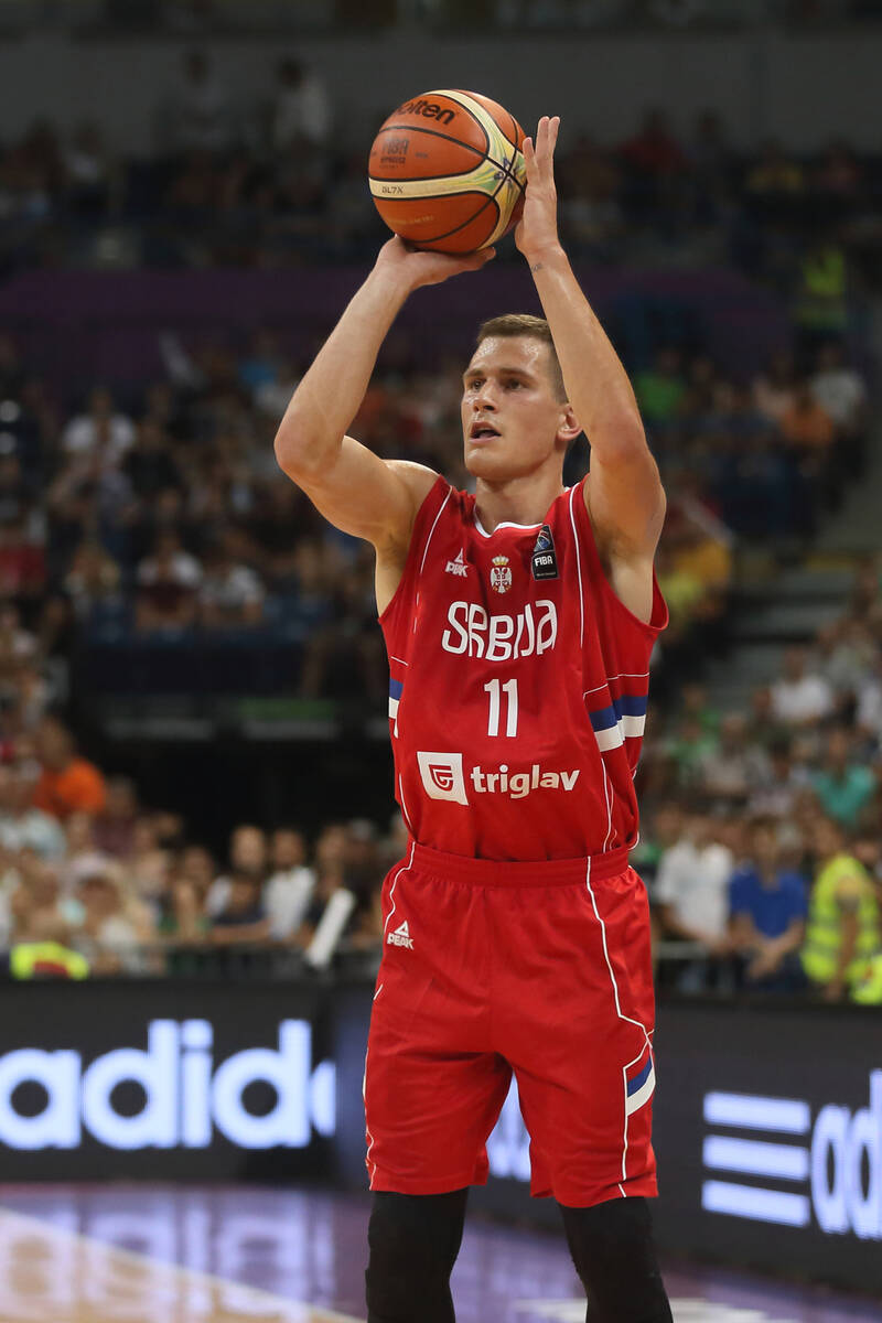 Nemanja Nedović protiv Francuske 2016. godine 5.JPG