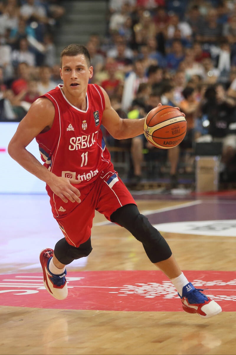 Nemanja Nedović protiv Francuske 2016. godine 6.JPG