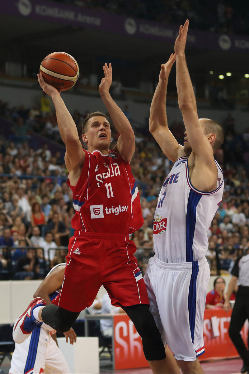Nemanja Nedović protiv Francuske 2016. godine 8.JPG