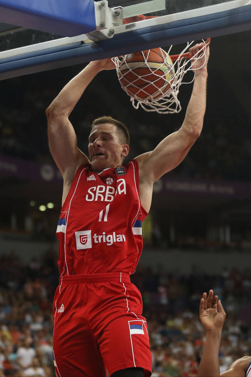 Nemanja Nedović protiv Francuske 2016. godine 9.JPG