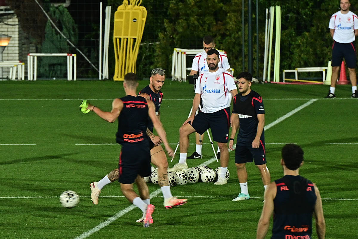 trening FK Crvena Zvezda (4).jpg
