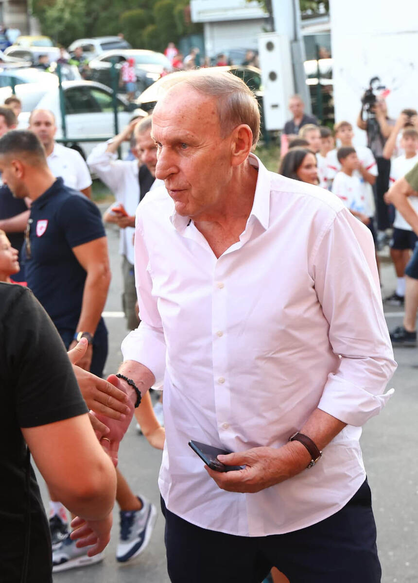 Dragan Džajić na Zvezda Hapoel Berševa 5.jpg