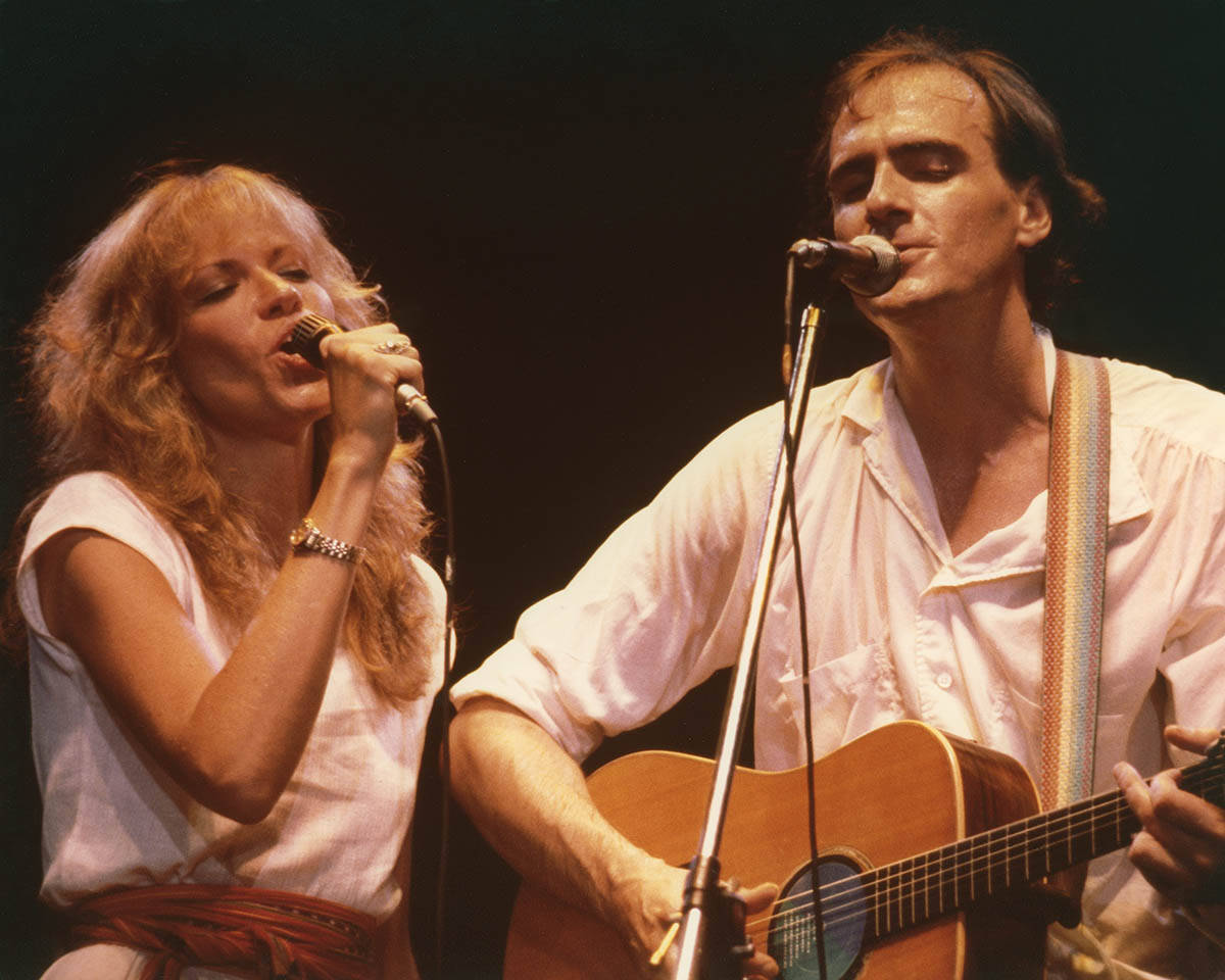 Carly Simon (2).jpg