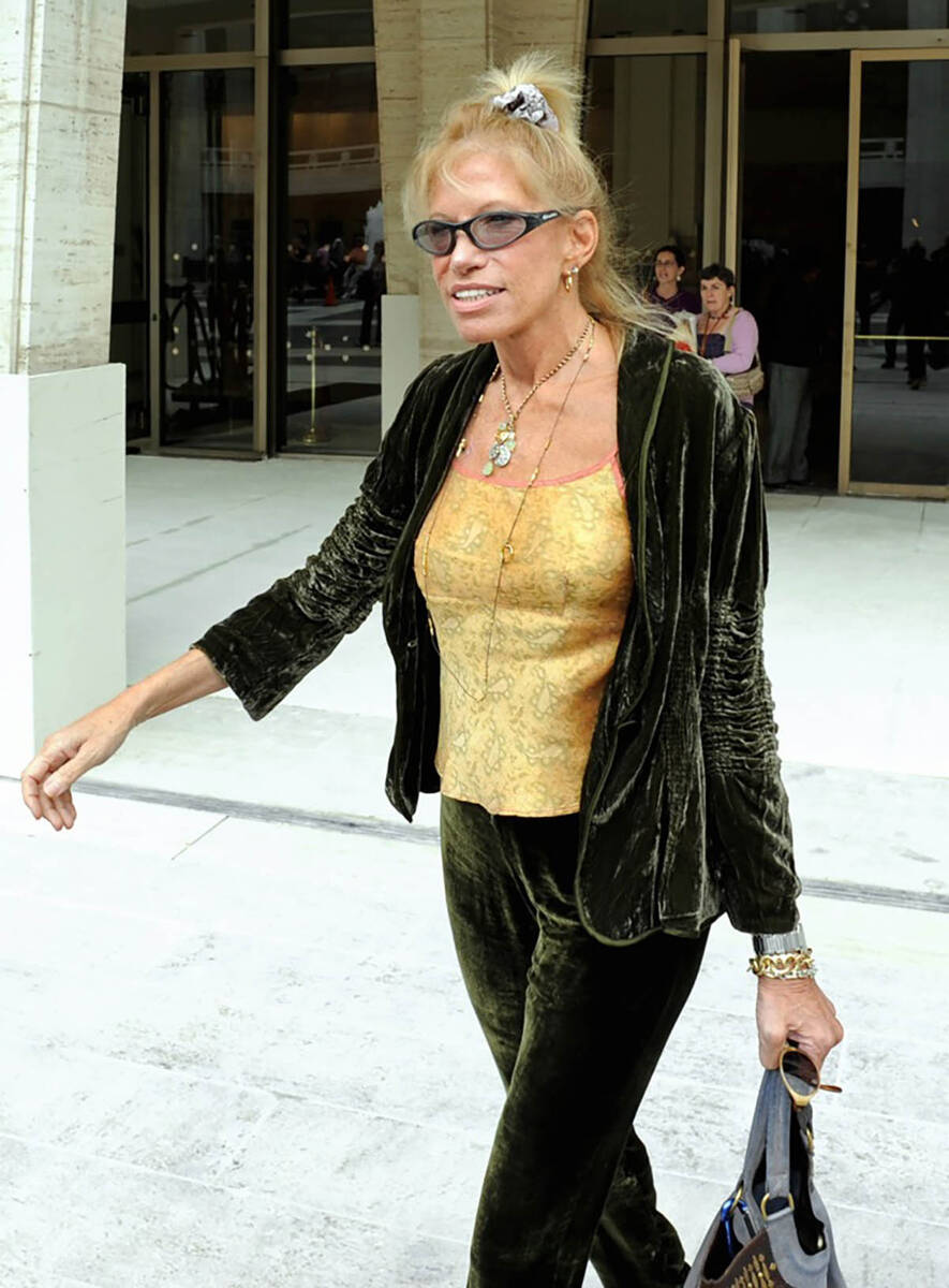 Carly Simon (5).jpg