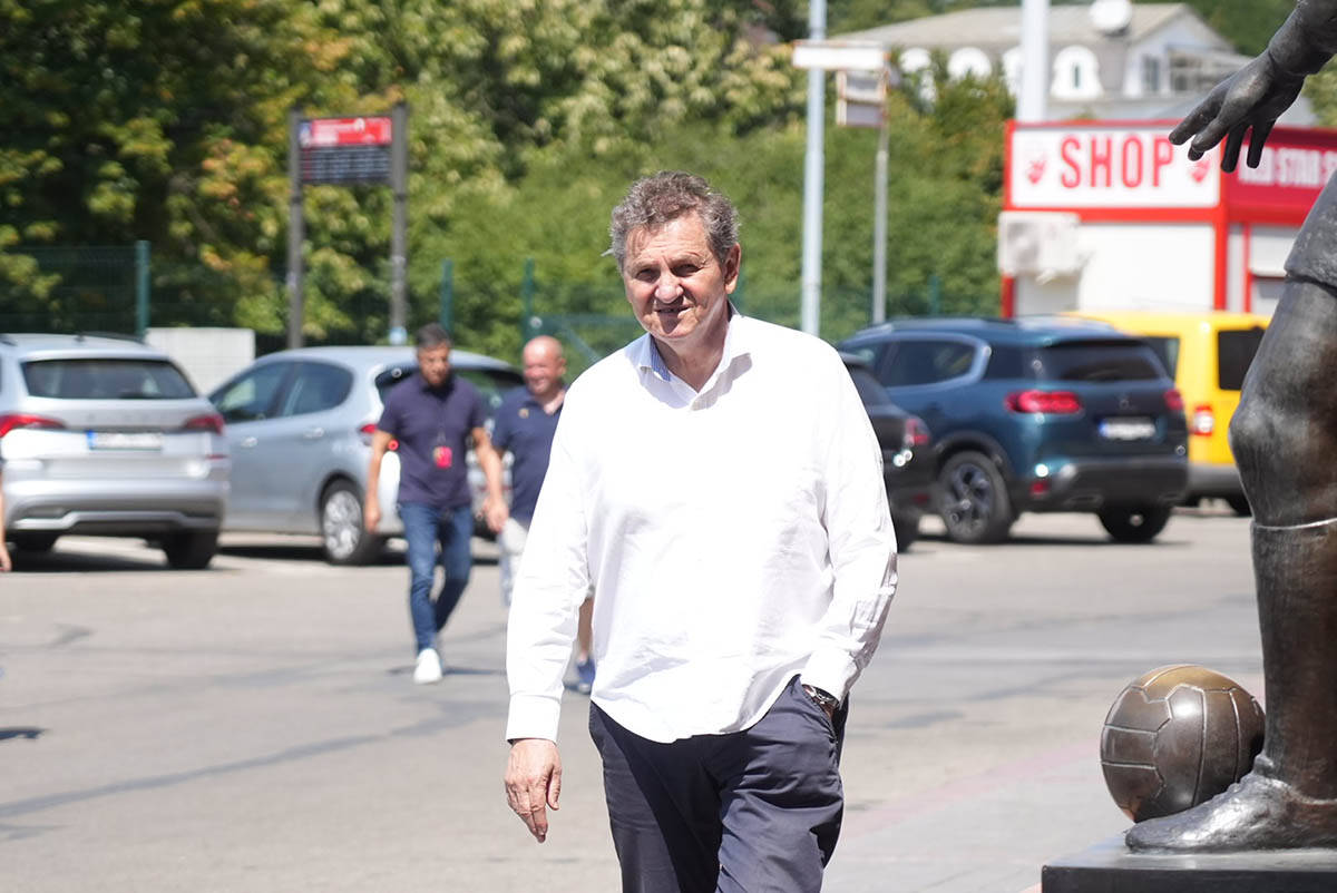 Vanredni sastanak u Crvenoj zvezdi (9).jpg