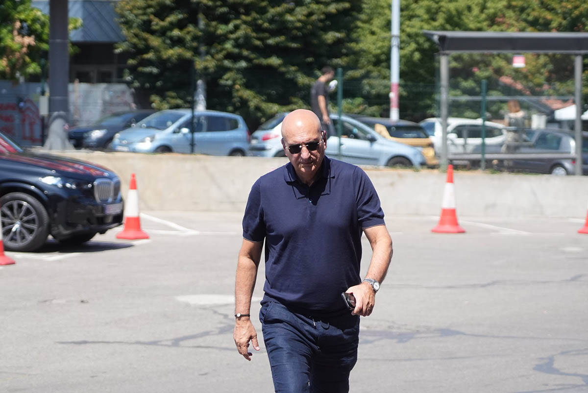 Vanredni sastanak u Crvenoj zvezdi (10).jpg