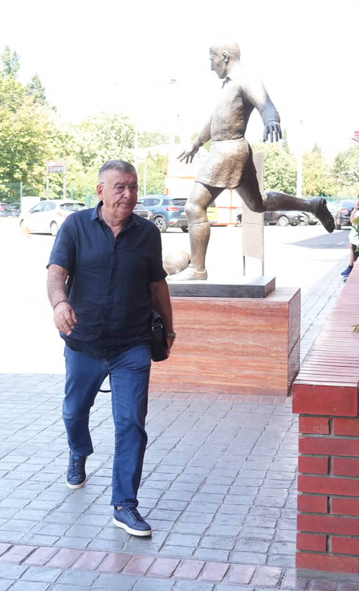 Vanredni sastanak u Crvenoj zvezdi