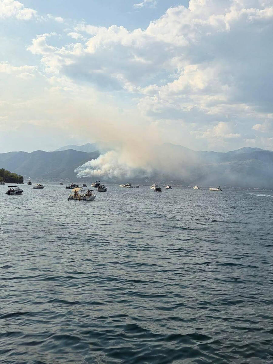 Ogroman požar u Bokokotorskom zalivu (2).jpg
