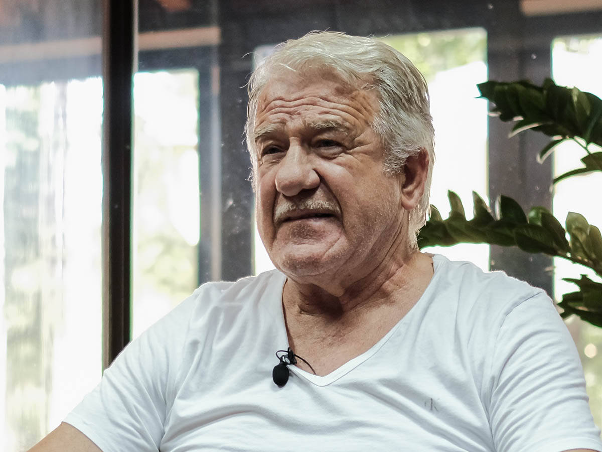Kasim Kamenica daje intervju za MONDO