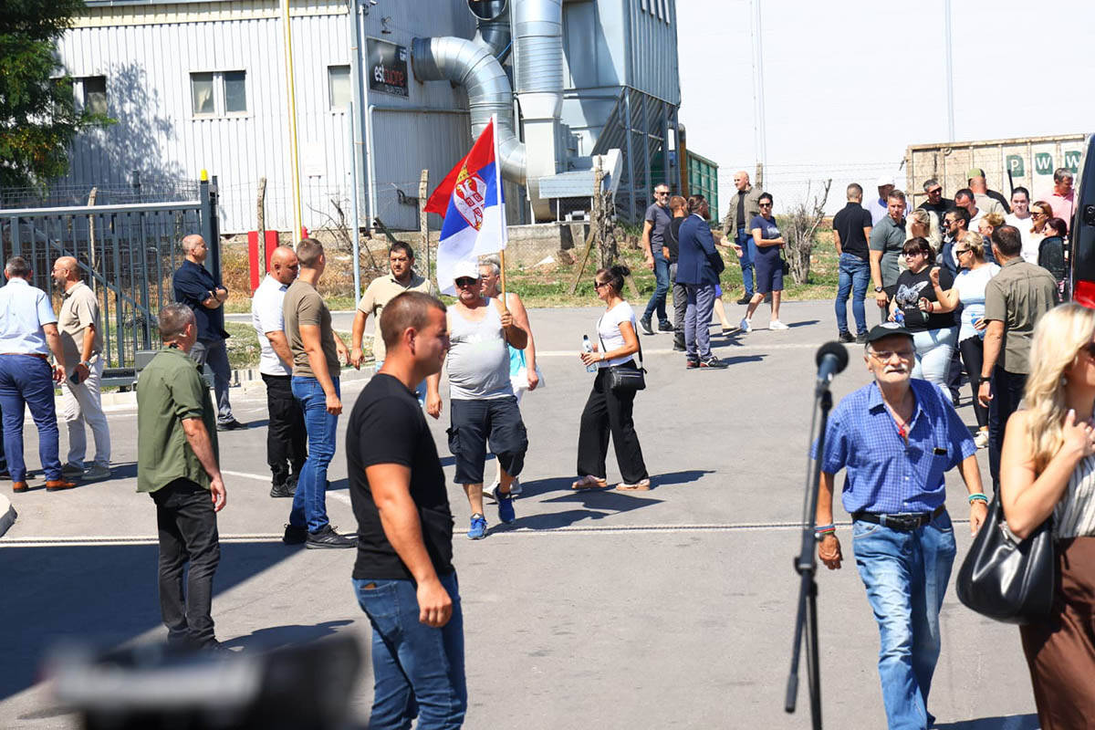 Vučić u poseti Pomoravlju (22).jpg