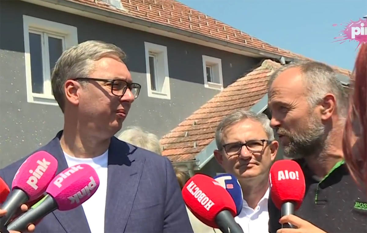 Predsednik Vučić obišao domaćinstvo porodice Maslar(1).jpg
