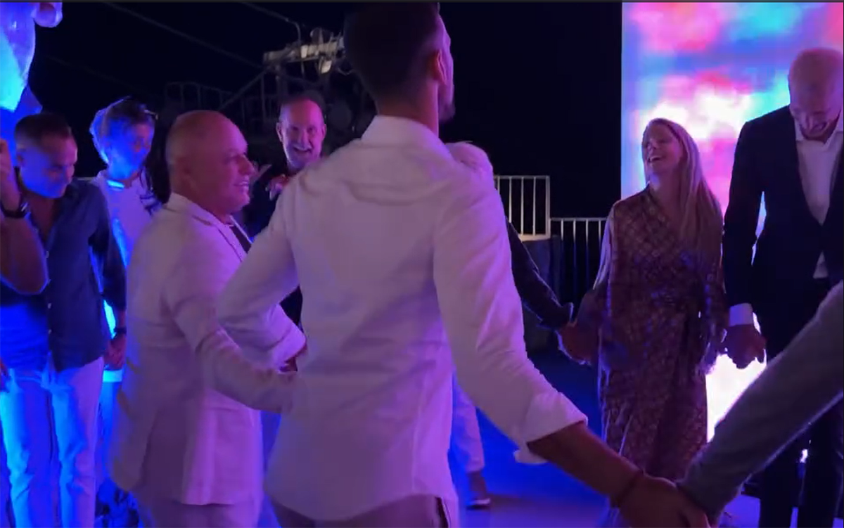 Novak Đoković igra kolo (3).png