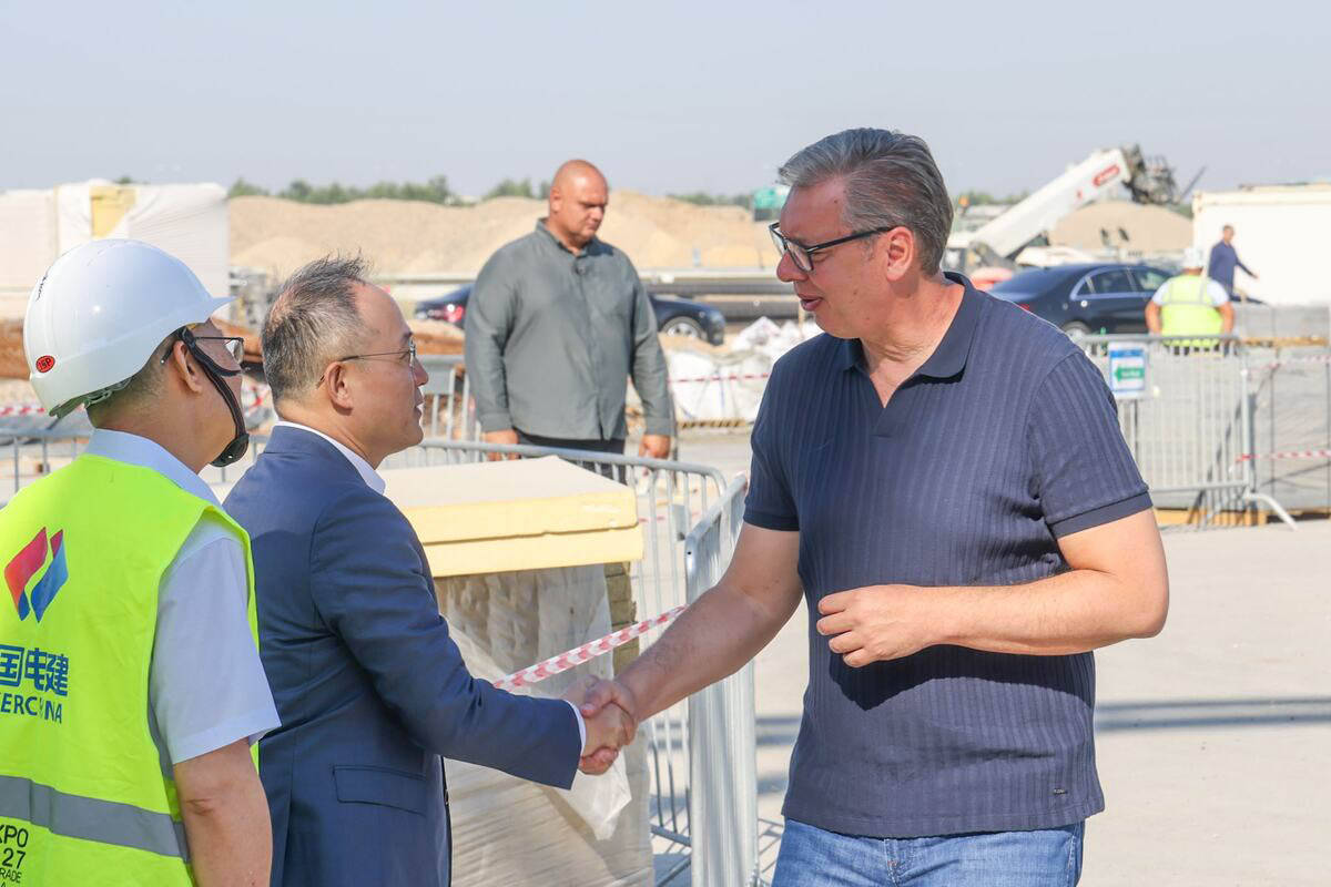 Vučić i Mali obišli gradilište EKSPO (7).jpg