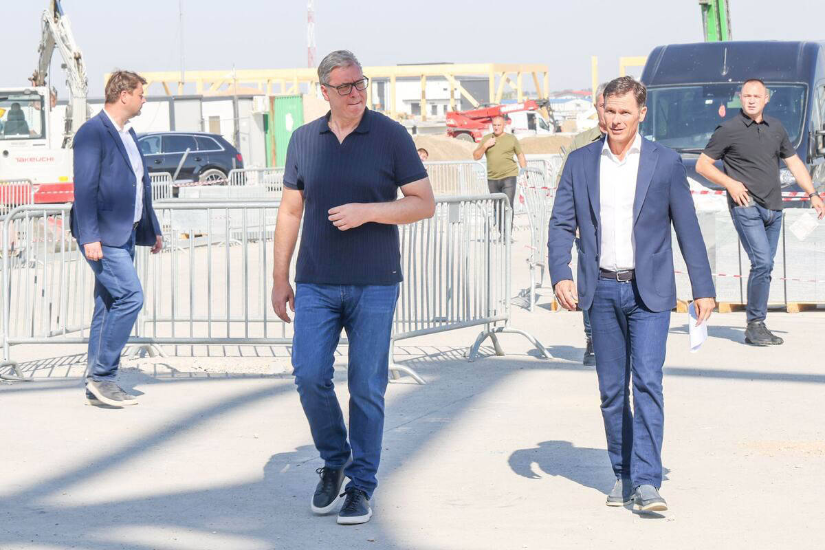 Vučić i Mali obišli gradilište EKSPO (13).jpg