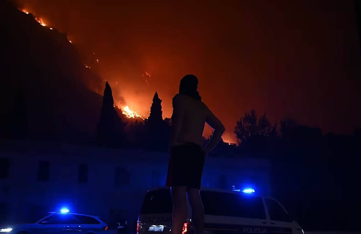 požar Hrvatska Omiš (6).jpg