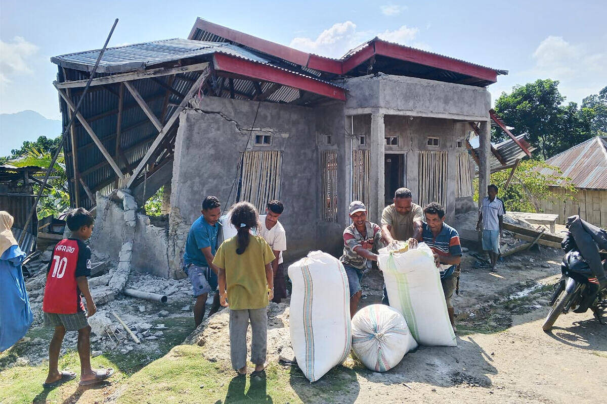 Serija snažnih zemljotresa pogodila Indoneziju (13).jpg