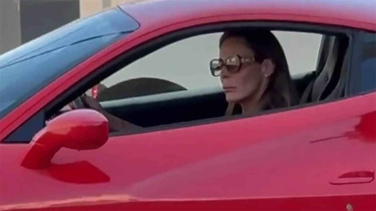 Milena Kačavenda smuvala milionera? Svi se pitaju čiji je ferari, ona imala da poruči samo jedno