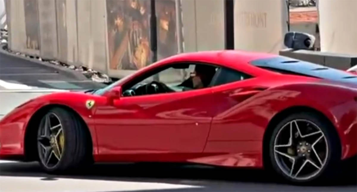 Milena Kačavenda smuvala milionera? Svi se pitaju čiji je ferari, ona imala da poruči samo jedno