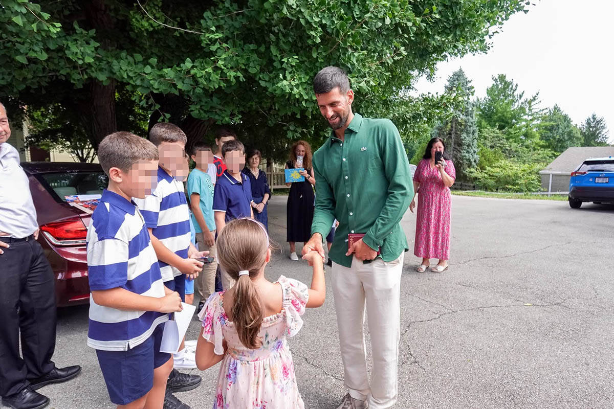 Novak Đoković u crkvi u Sinsinatiju (7).jpg