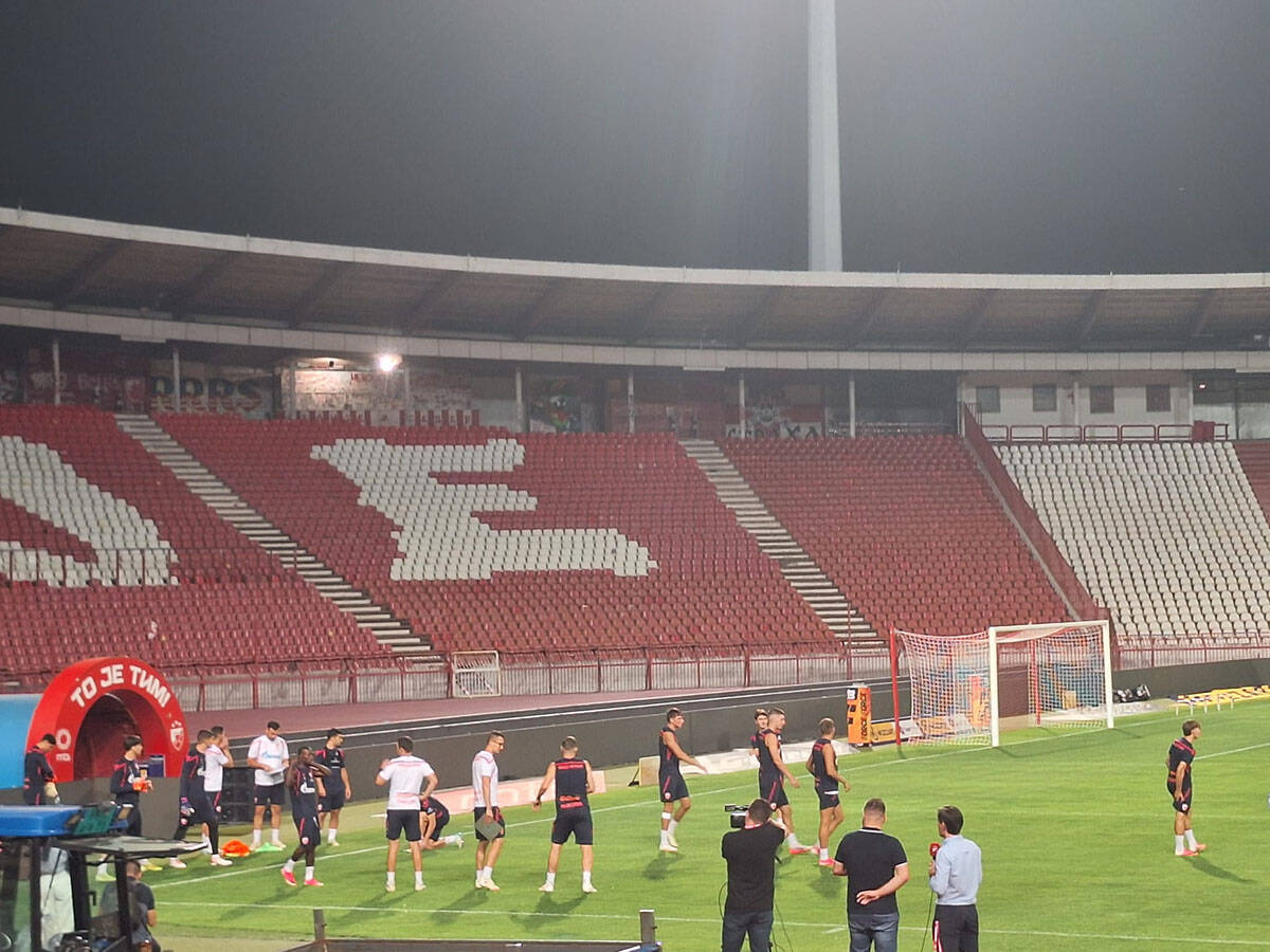Trening fudbalera Crvene zvezde pred Viktoriju Plzenj (3).jpg