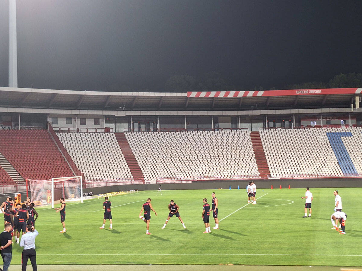 Trening fudbalera Crvene zvezde pred Viktoriju Plzenj (4).jpg