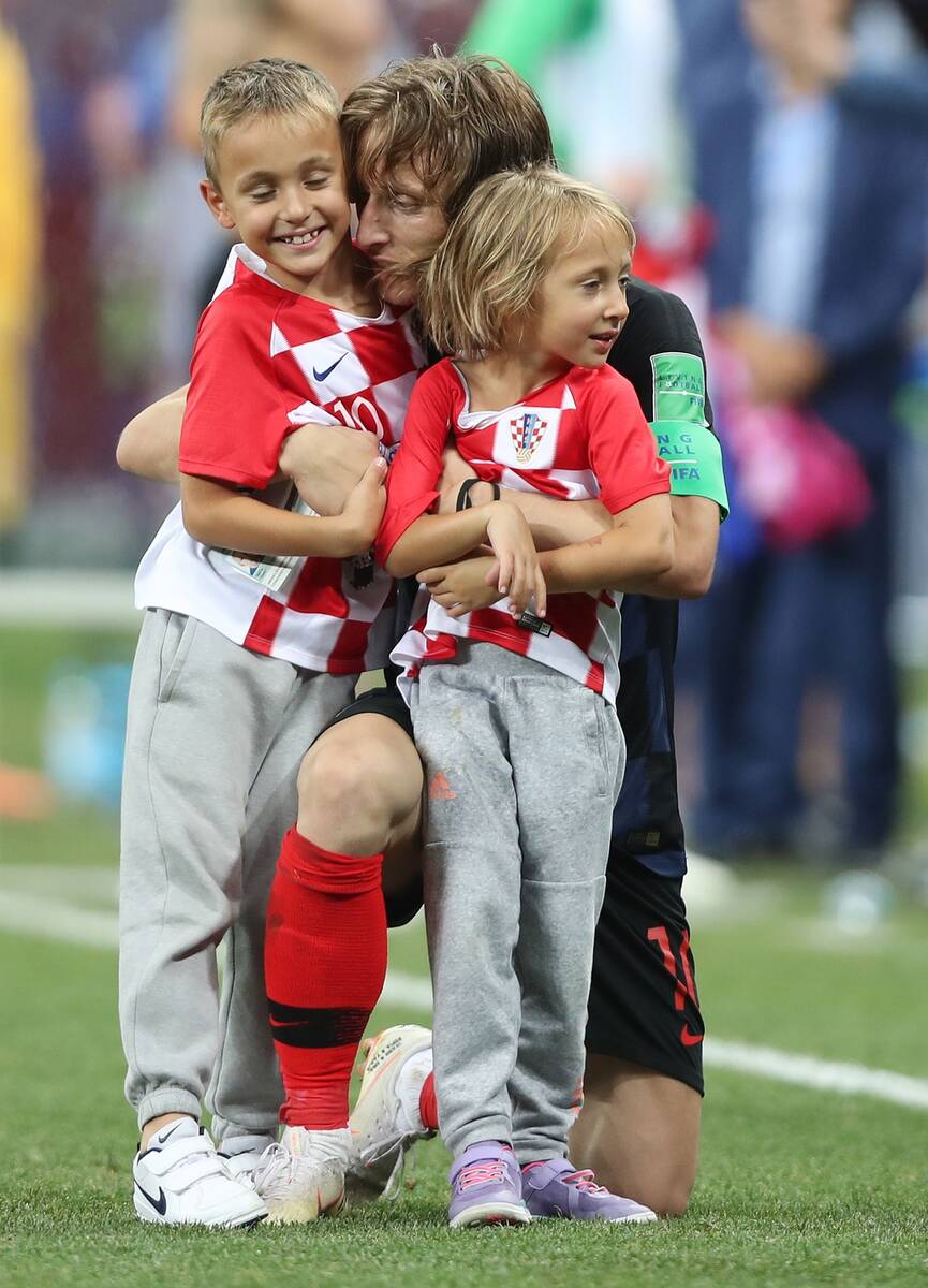 Ema Modrić sa ocem Lukom i bratom