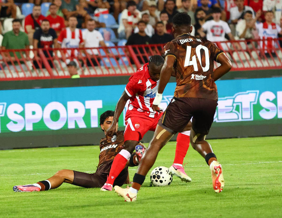 Crvena zvezda - Viktorija Plzenj 33.jpg
