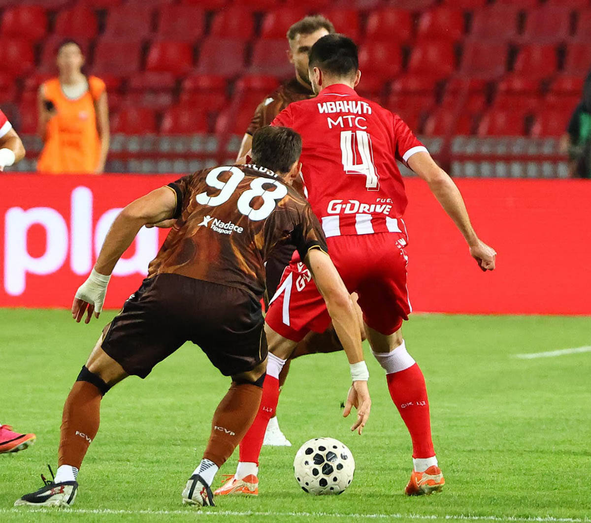 Crvena zvezda - Viktorija Plzenj 38.jpg