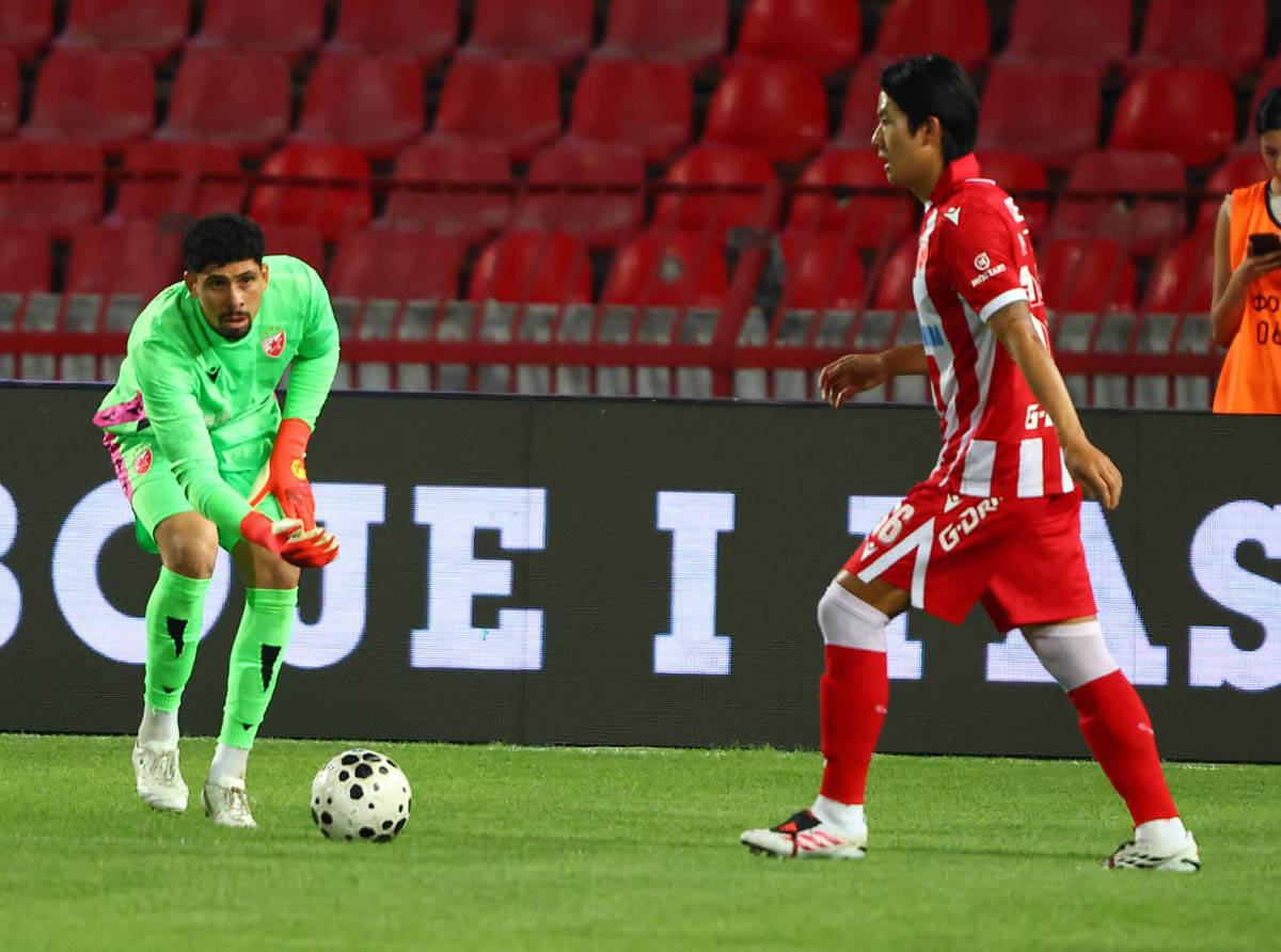 Crvena zvezda - Viktorija Plzenj 43.jpg
