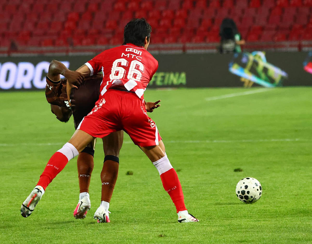 Crvena zvezda - Viktorija Plzenj 38.jpg