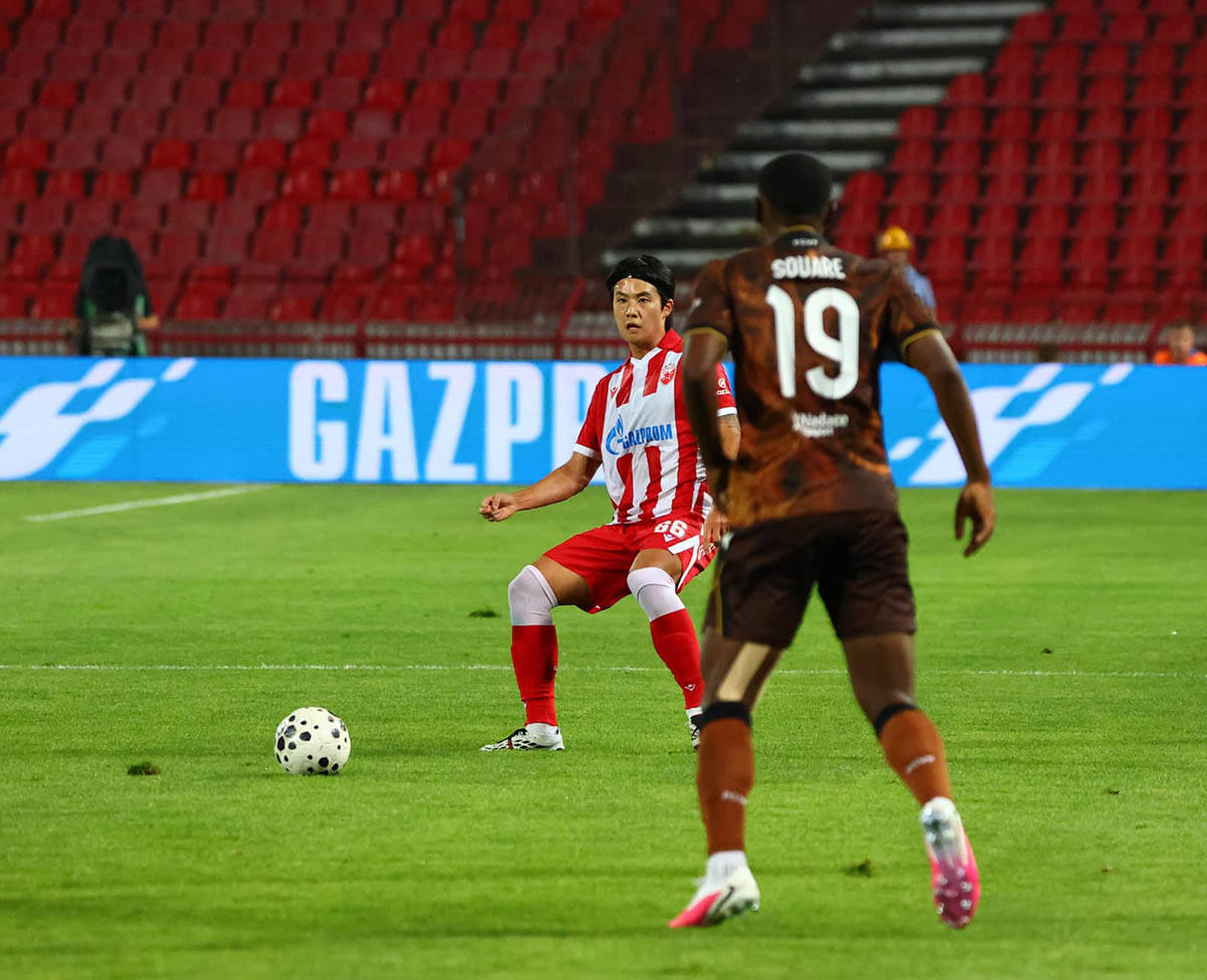 Crvena zvezda - Viktorija Plzenj 45.jpg