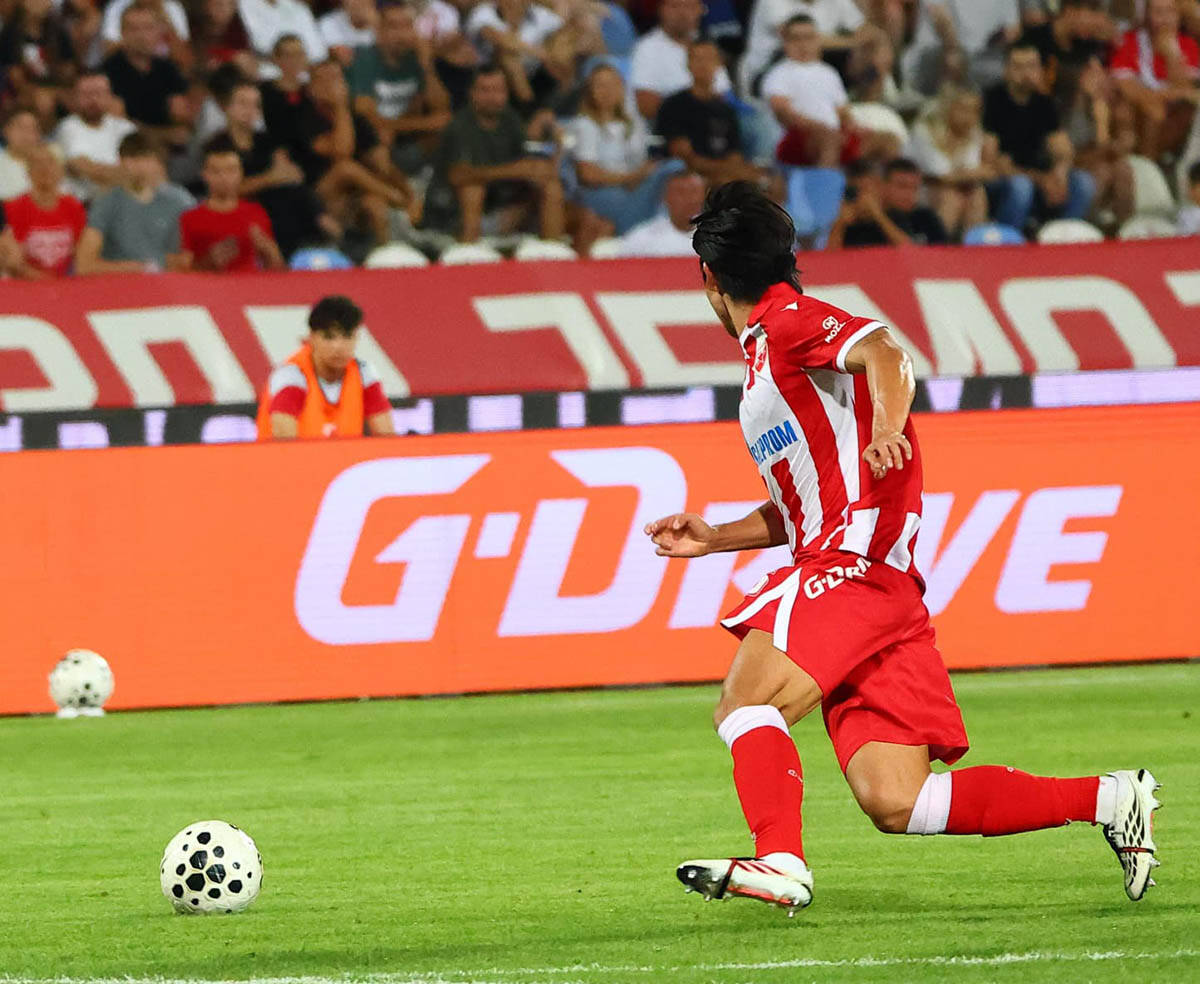 Crvena zvezda - Viktorija Plzenj 1.jpg