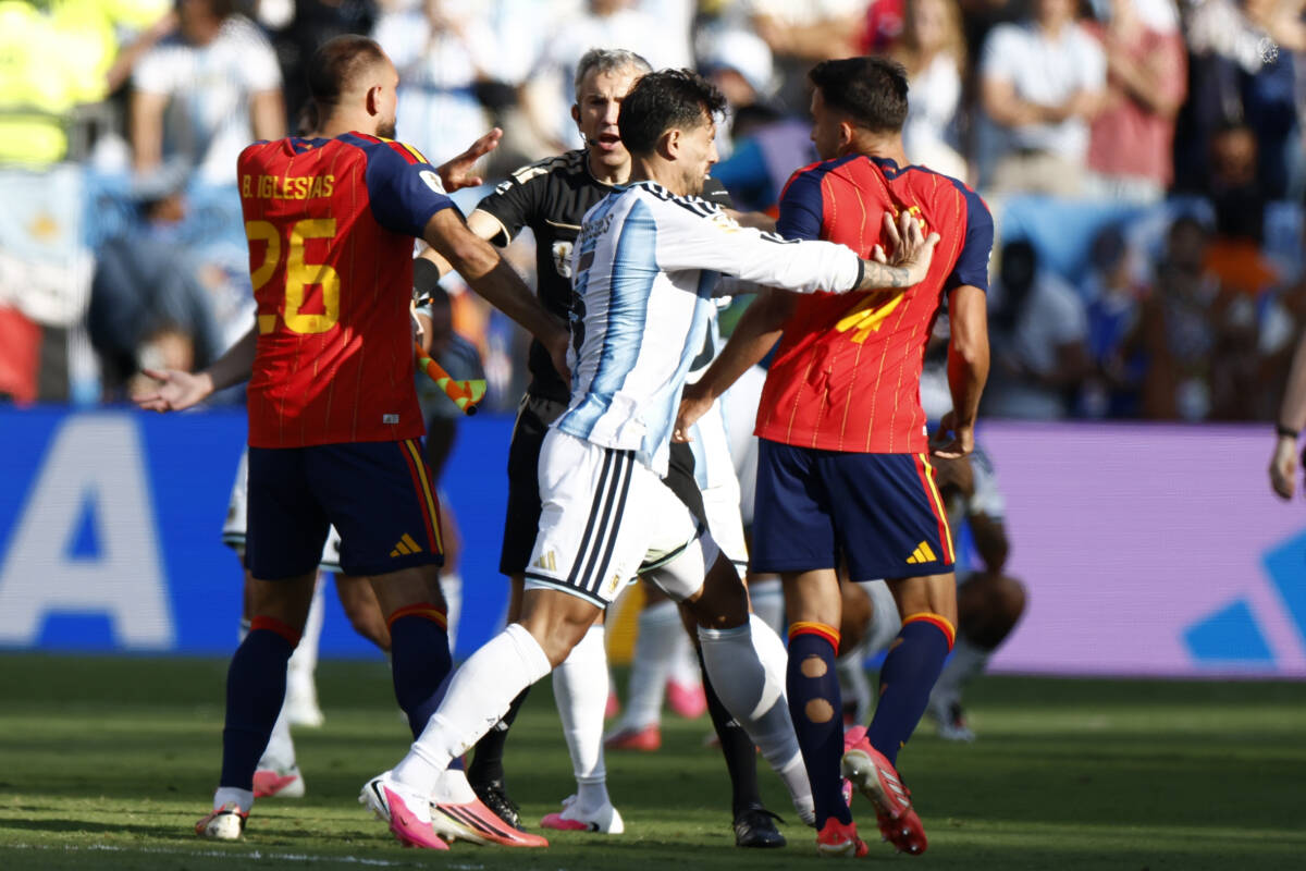 Leandro Paredes gura Erika Garsiju