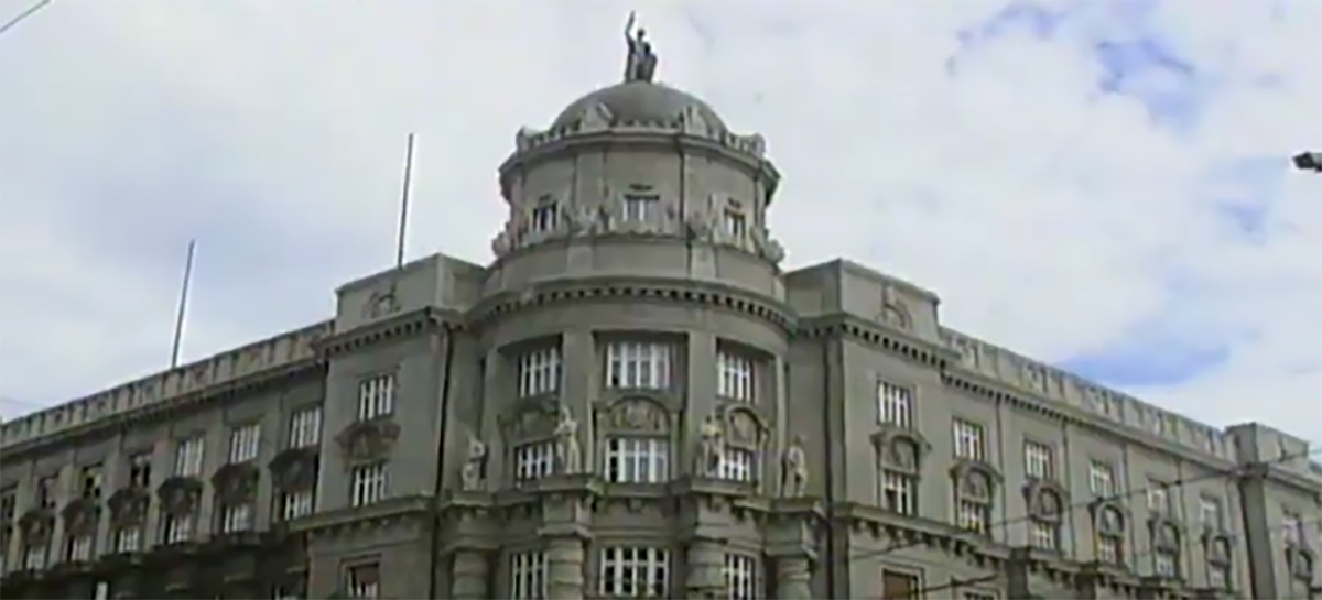 Skulptura Srbija na zgradi Vlade (1).png